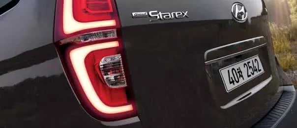 top-spec Hyundai Grand Starex Urban 2018 rear view