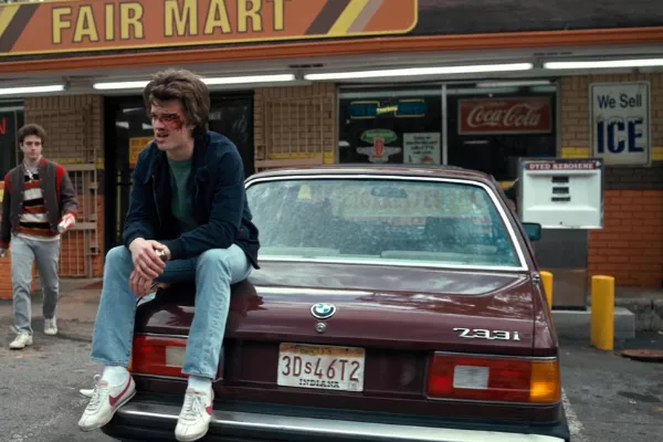 BMW 733i is top of the line model and considered a full-sized luxury sedan model BMW 733i