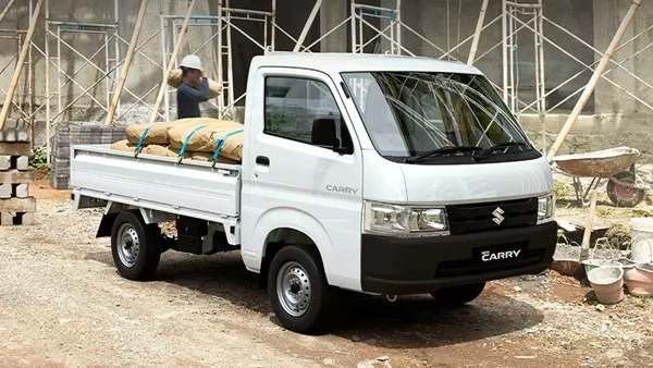 A picture of the new Suzuki Carry at a construction site
