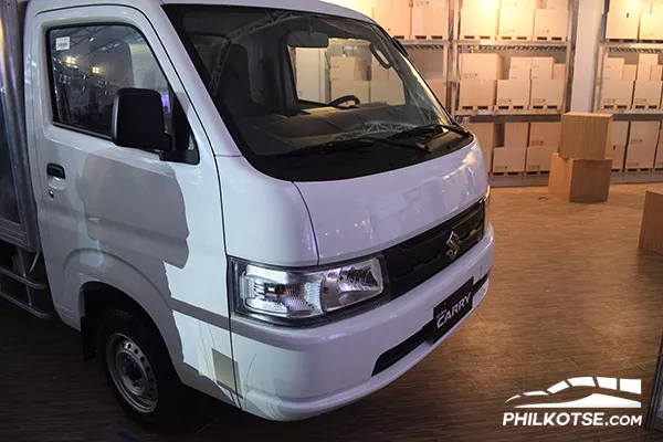 A picture of the cab of the 2020 Suzuki Carry