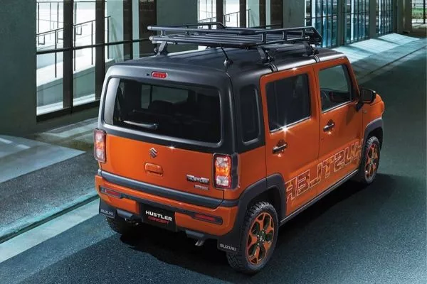 A picture of the rear of the Suzuki Hustler