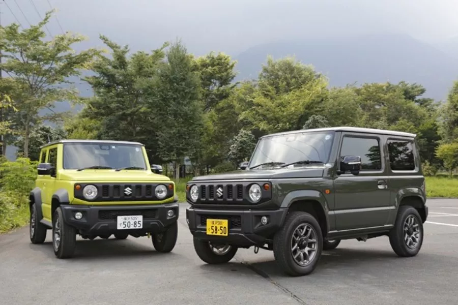 Suzuki Jimny side by side