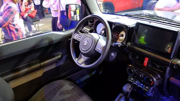 Suzuki Jimny 2019 dashboard area