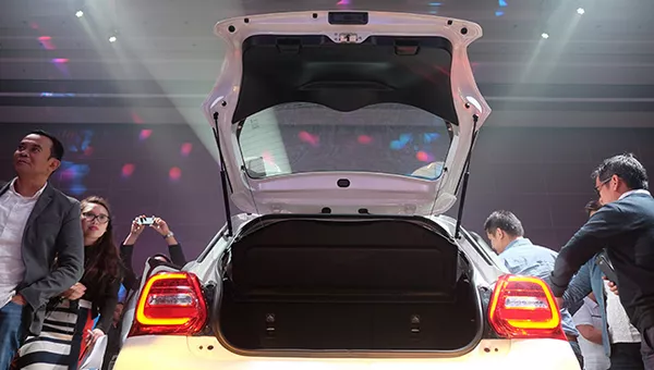 cargo space  of the suzuki swift 2018