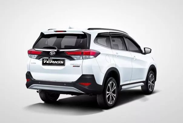 The back of the SUV looks more rugged and aggressive Daihatsu Terios 2018 angular rear