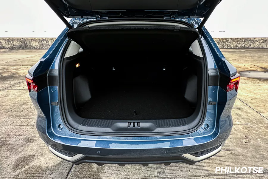 A picture of the Territory's trunk.