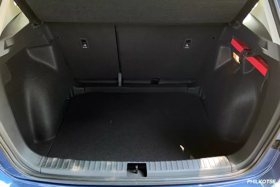 The Tharu's trunk The Tharu's trunk