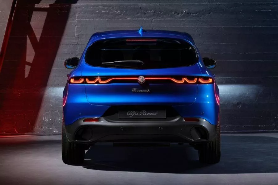 A picture of the rear of the Alfa Romeo Tonale