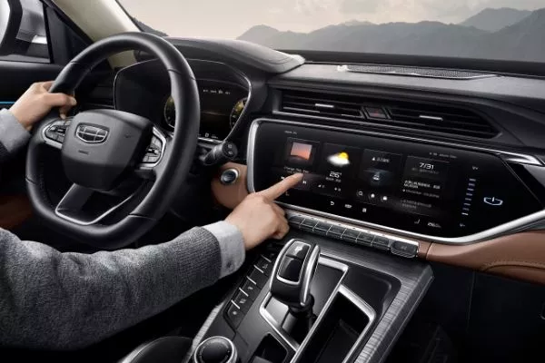 Geely Azkarra touchscreen