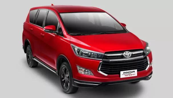 Angular front of the Toyota Innova Touring Sport 2018 