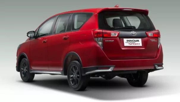 Angular rear of the Toyota Innova Touring Sport 2018