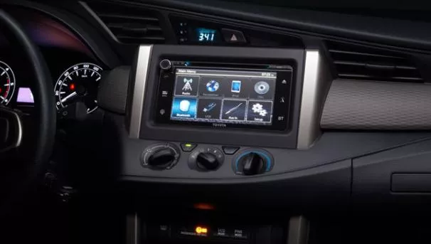 Touchscreen audio display of the Toyota Innova Touring Sport 2018