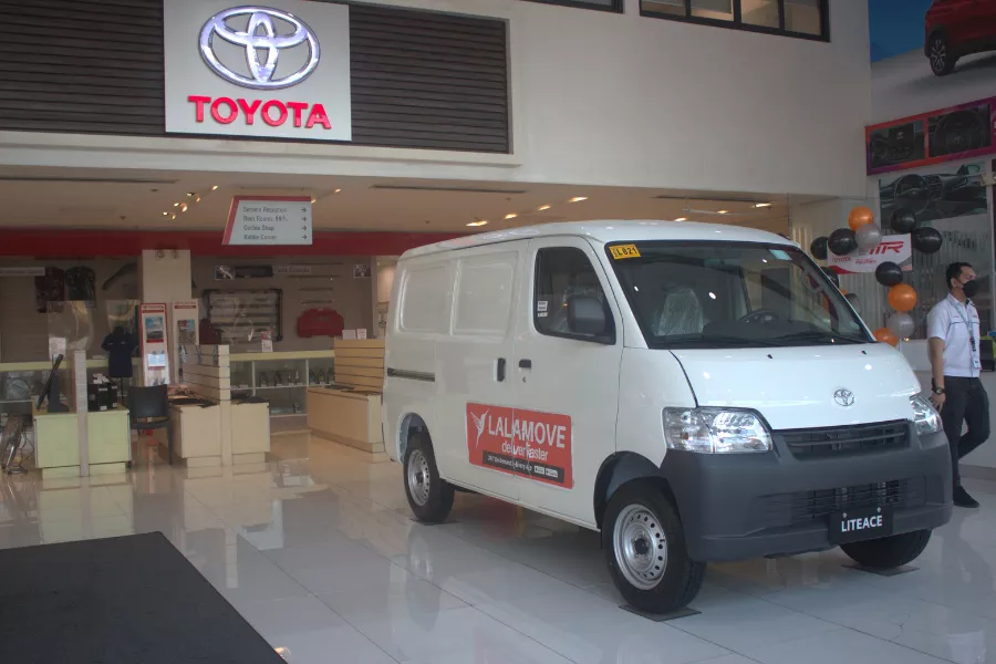Toyota Lite Ace front view