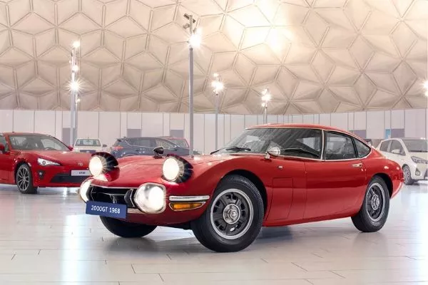 toyota 2000gt with new toyota cars