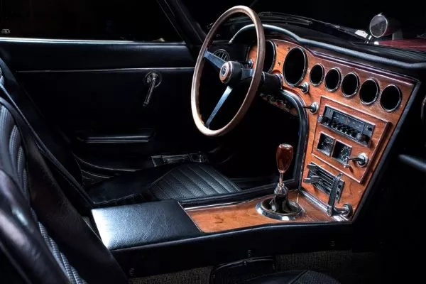 toyota 2000gt with wood interior