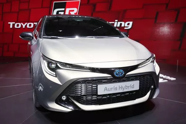 Toyota Auris 2018 front view
