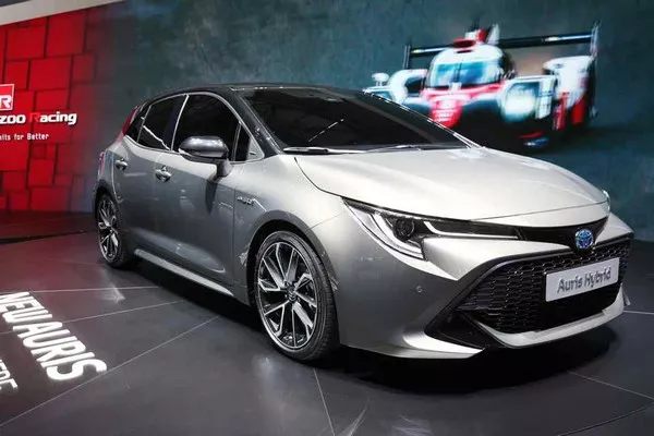 Toyota Auris 2018 angular front