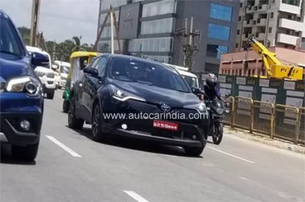 Spy shot of the Toyota C-HR 2018 in India