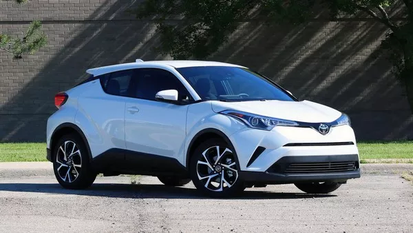 Toyota C-HR LE 2018 angular front