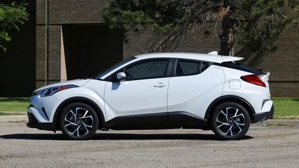 Toyota C-HR LE 2018 side view