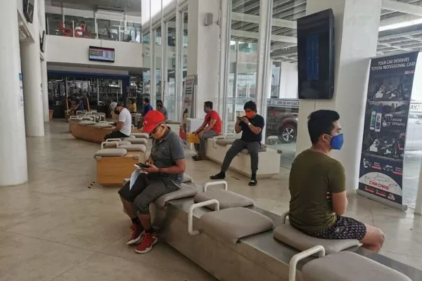 A picture of Cagayan De Oro Toyota with customers 