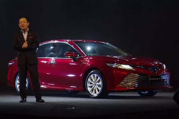 Toyota Camry 2019 angular front