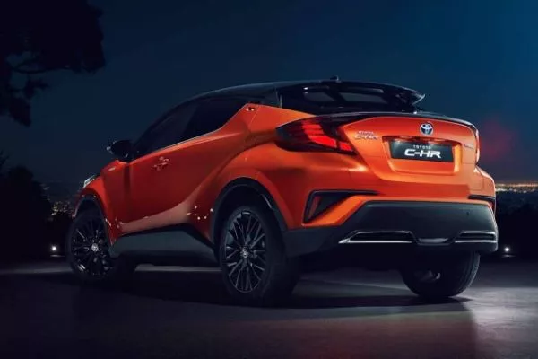 A picture of the rear of the Toyota C-HR
