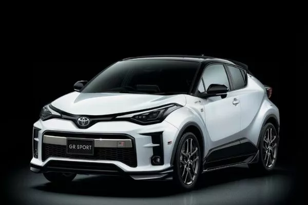 A picture of the Toyota C-HR with GR racing kits 