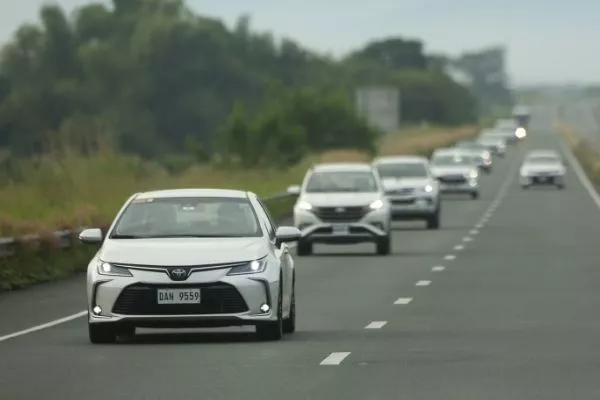 /oyota-corolla-altis-on-the-road