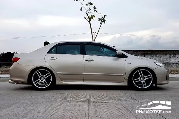 Toyota Corolla Altis Profile on the Road