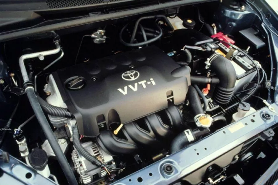 A picture of the Toyota Echo's engine