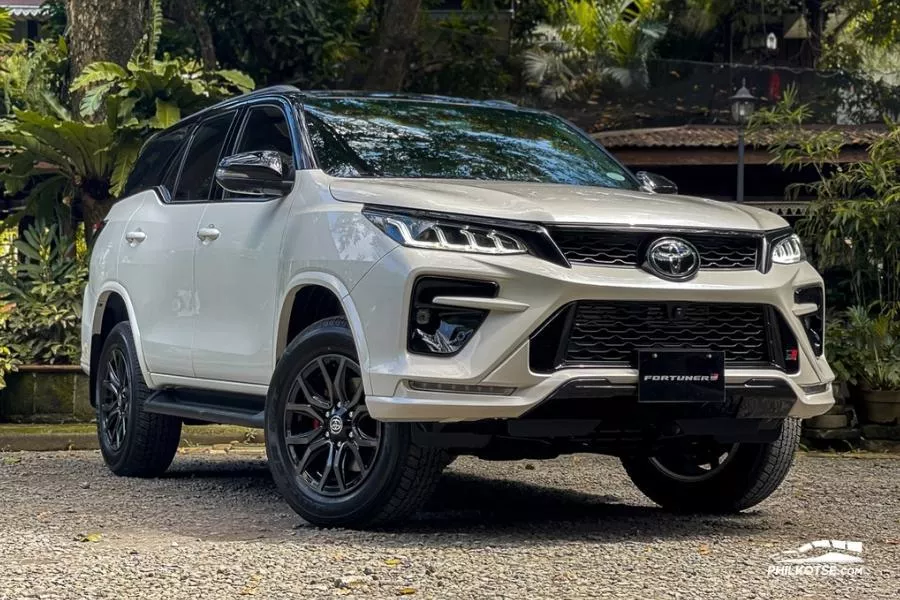 Toyota Fortuner GR-S front view