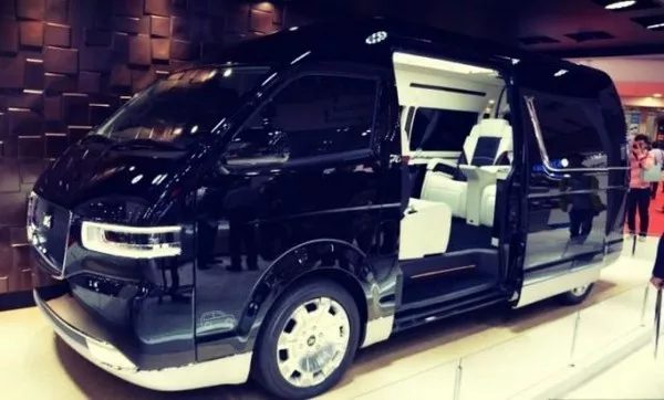 Toyota Hiace 2019 angular front