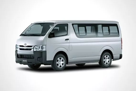 Toyota Hiace front view