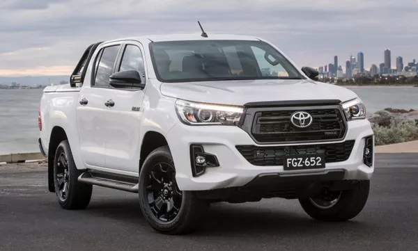 The Rogue was designed as a stylish lifestyle version with advanced features and a striking aesthetic appearance Toyota Hilux Rogue 2018 angular front
