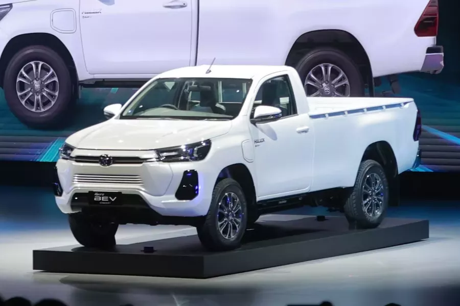 Toyota Hilux Revo BEV front view