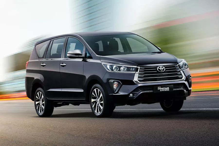 Toyota Innova front view