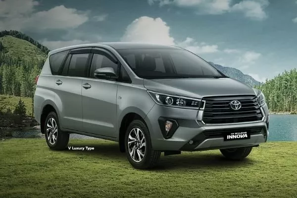 2021 Toyota Innova front