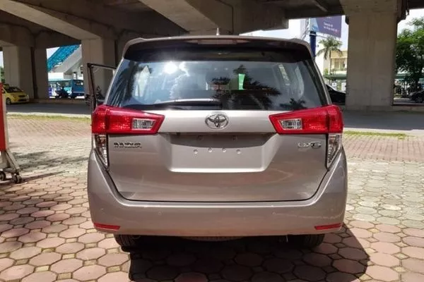 Toyota Innova rear view