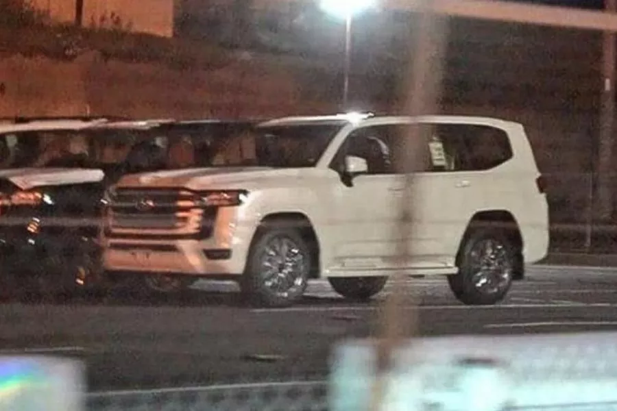 Toyota Land Cruiser leaked