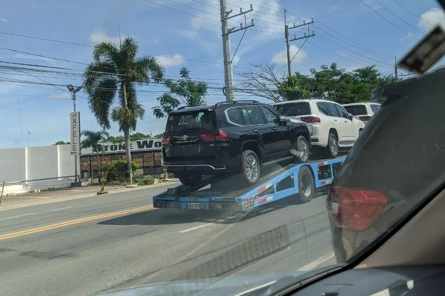 Toyota Land Cruiser spotted Philippines
