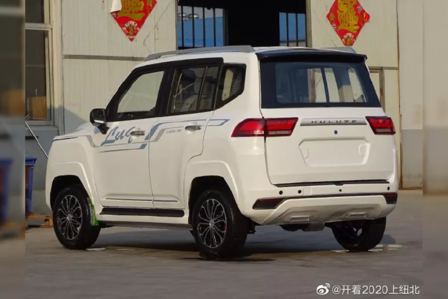 Toyota Land Cruiser rear view