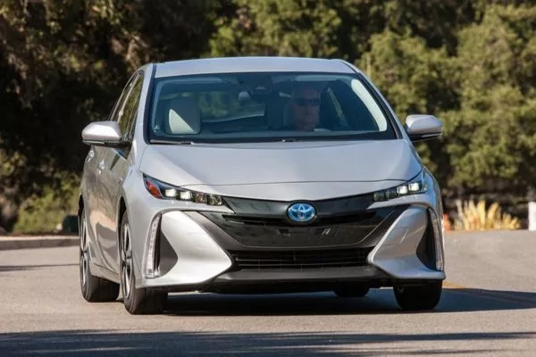 The Toyota Prius failed to become a best-seller in the Philippines Toyota Prius Hybrid on road