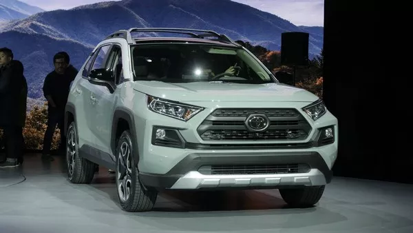 Toyota RAV4 2019 front view