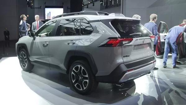 Toyota RAV4 2019 angular rear