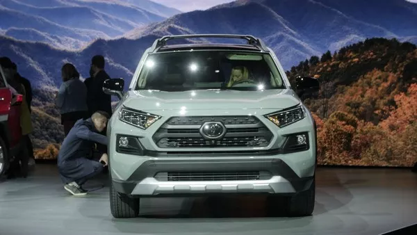 Toyota RAV4 2019 front view