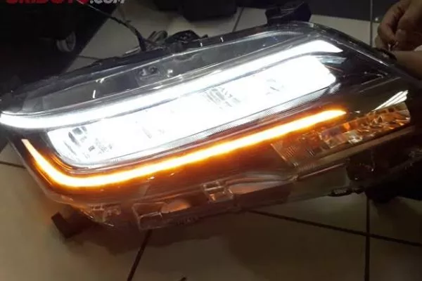 The Stock lights on the Toyota Rush look great, but these are better. toyota-rush-led-headlamp