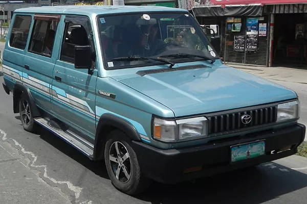 A picture of the Toyota Tamaraw FX being parked