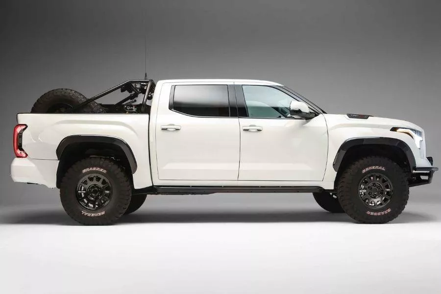 Toyota Tundra side view