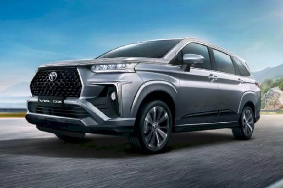 Toyota Veloz front view